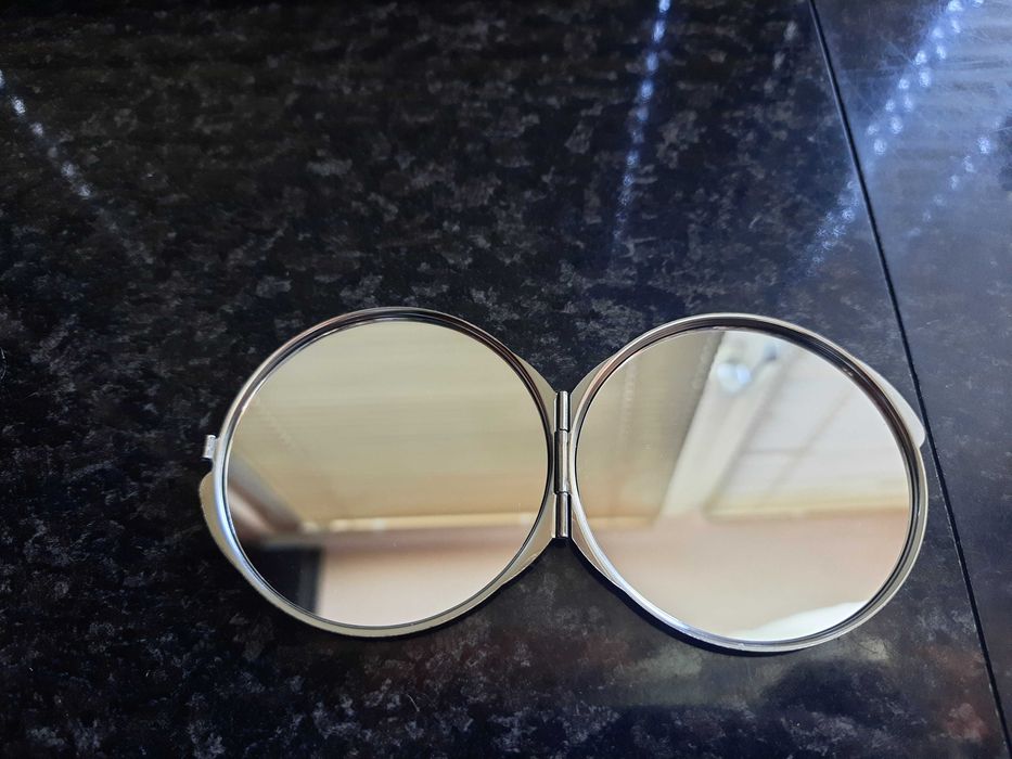 Nowe lusterko przenośne