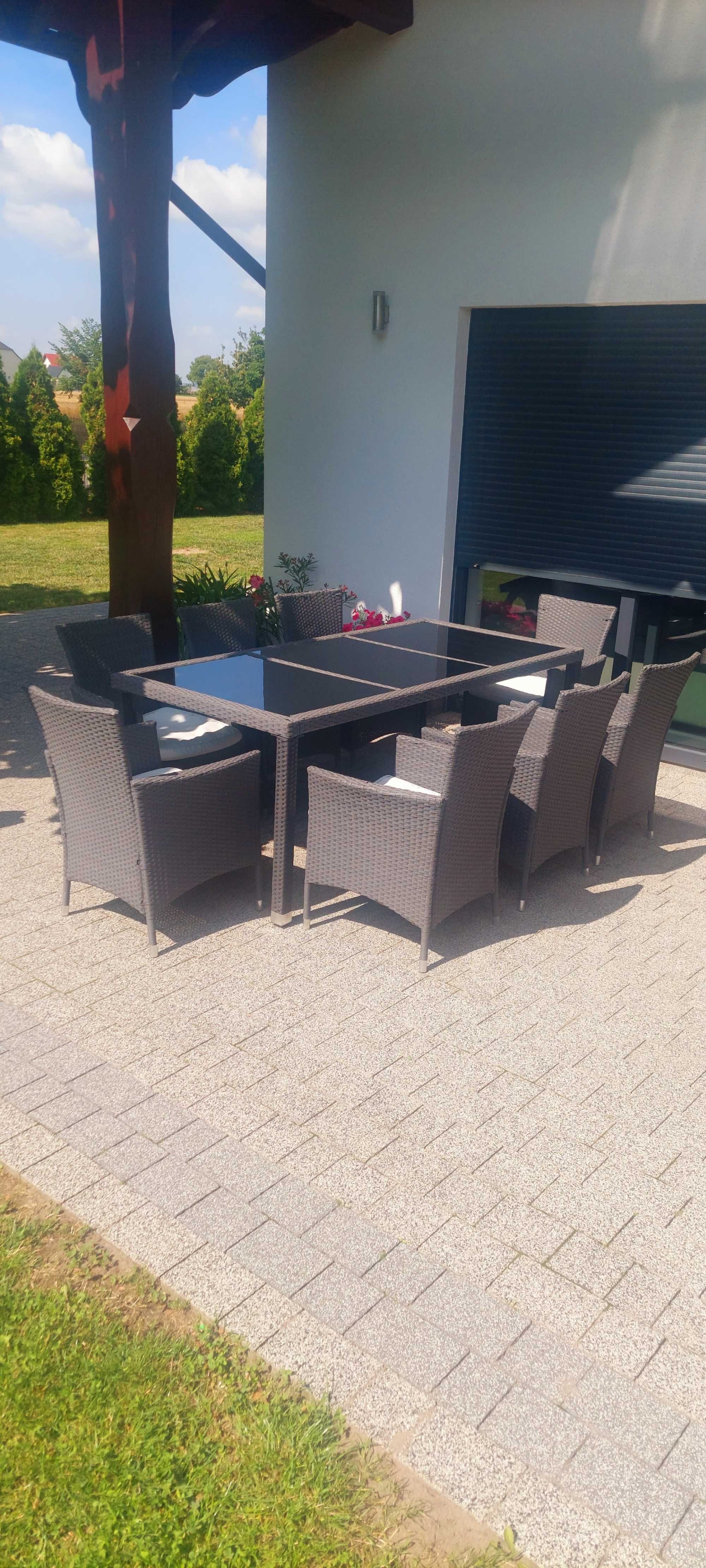 Stół ogrodowy + 8 krzeseł