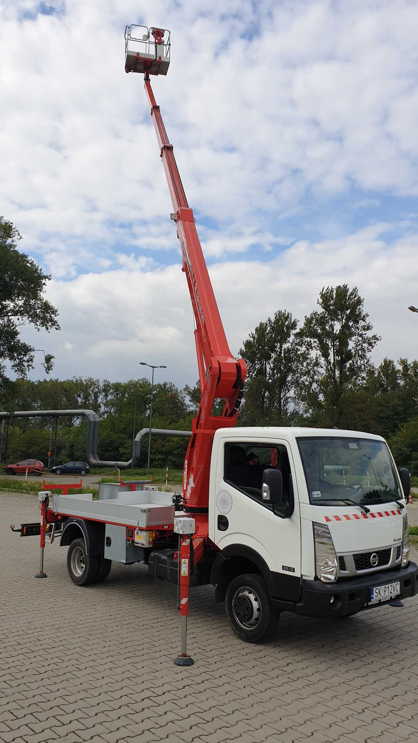 Najem wynajem Zwyżka Podnośnik koszowy 22m Nissan Cabstar NT400 3,5t