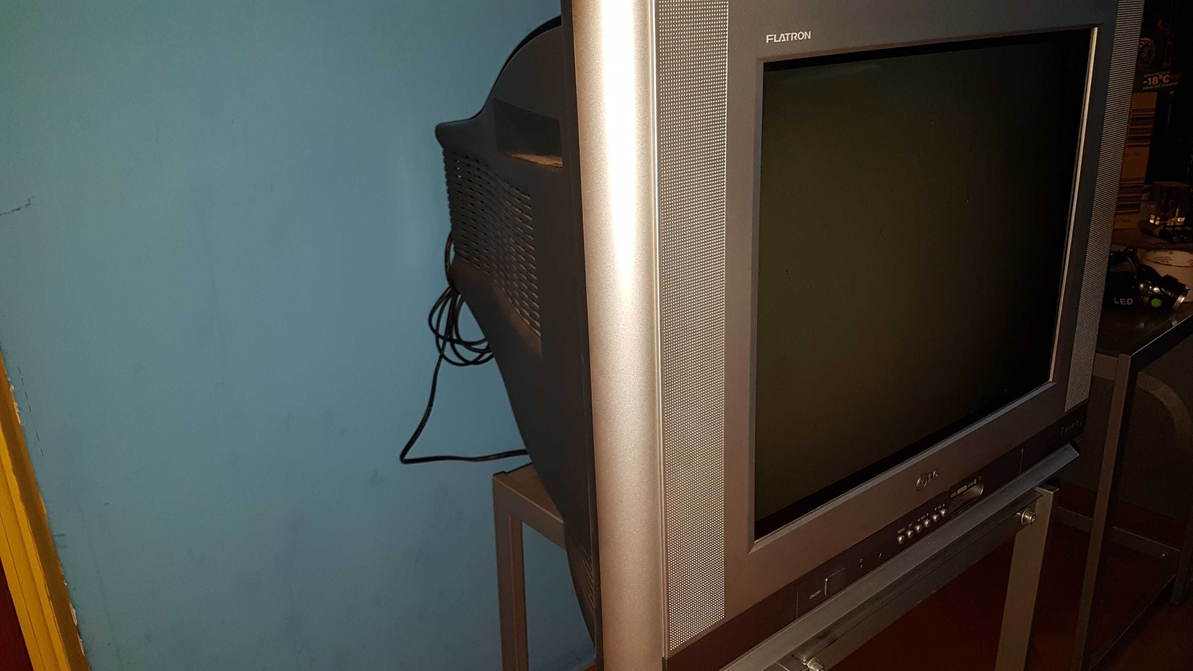 Telewizor 21 cali LG Flatron Płaski kineskop stereo