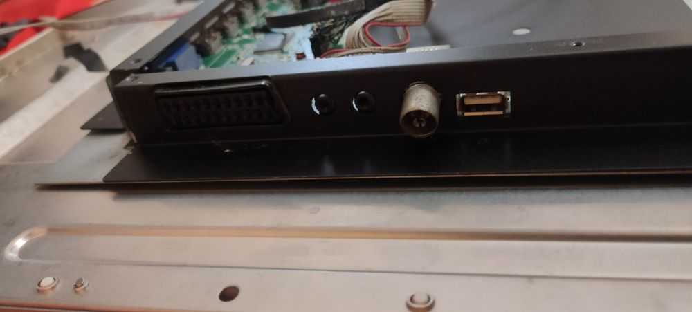 Продам TV"Saturn" 46"