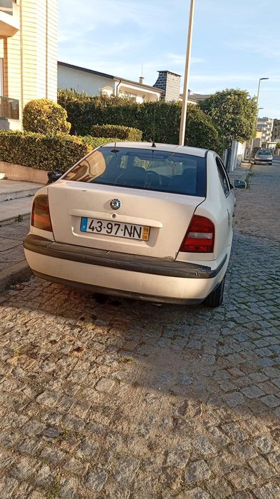 Scoda  75642 quilômetros, gasóleo, bem estimado.900 negociável