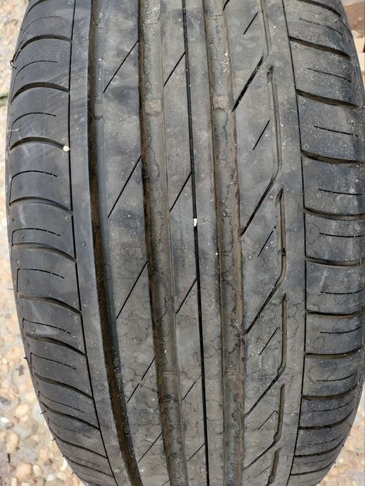 Pneu Bridgestone Turanza medida 225 50 R18 95w como novo