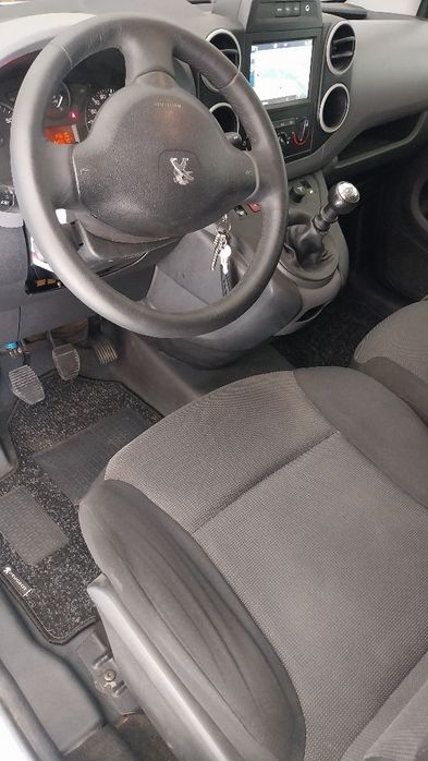 Peugeot Partner 1.6 HDI 100cv  caixa de 6 velocidades
