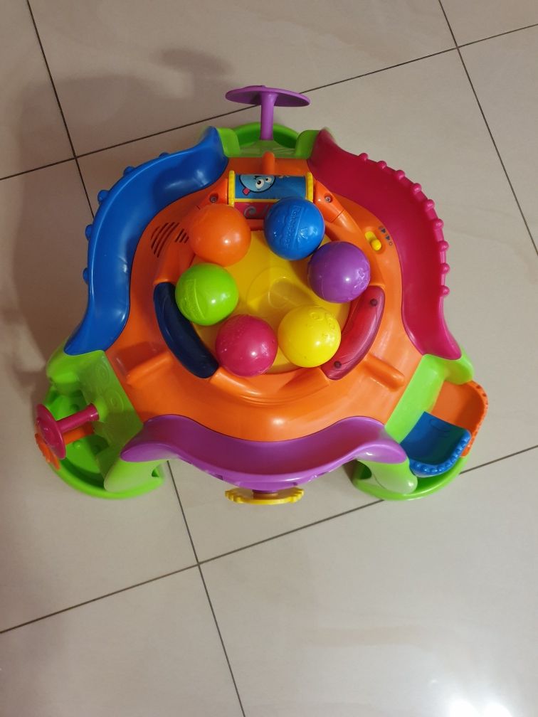 Fisher Price- Piłeczkowy wulkan