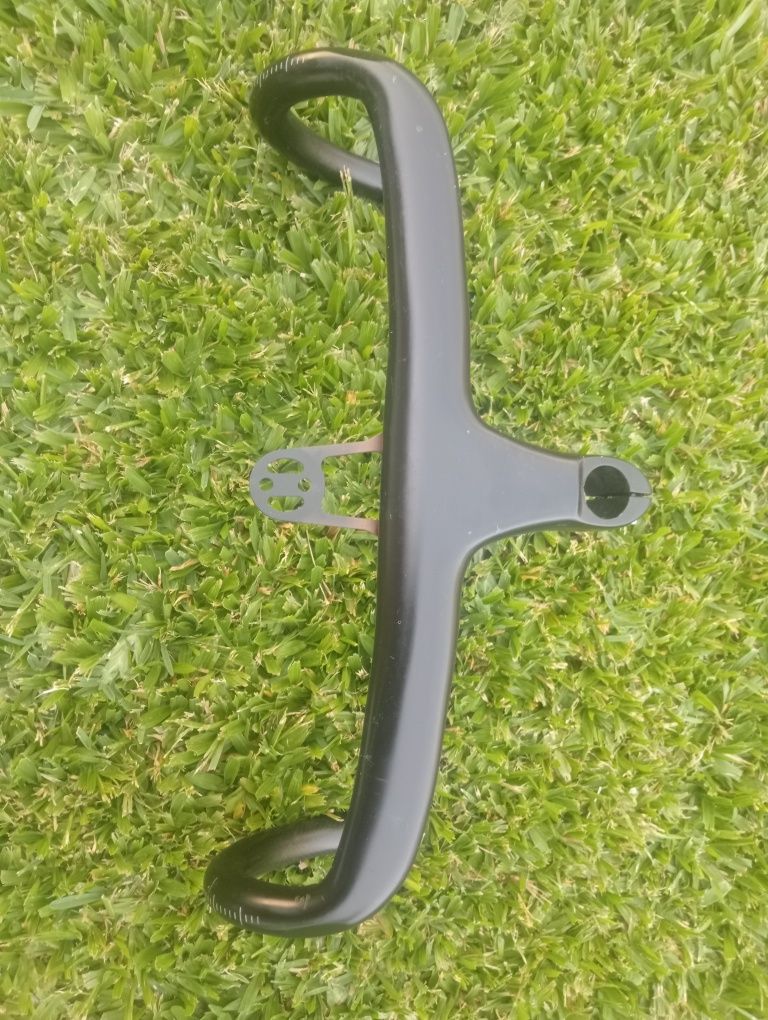 Guiador em carbono