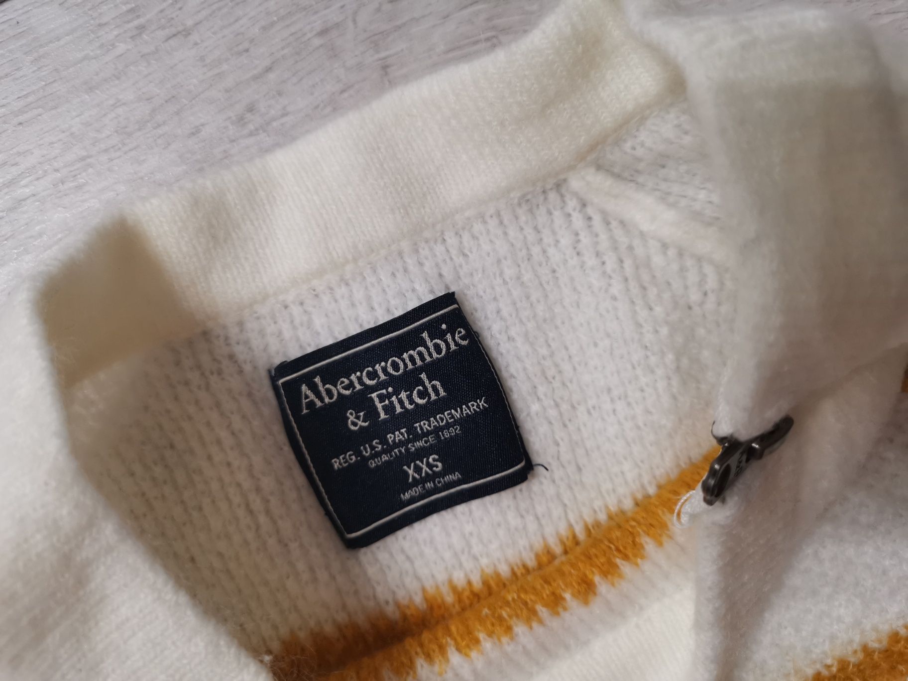 Sweter Abercrombie & Fitch