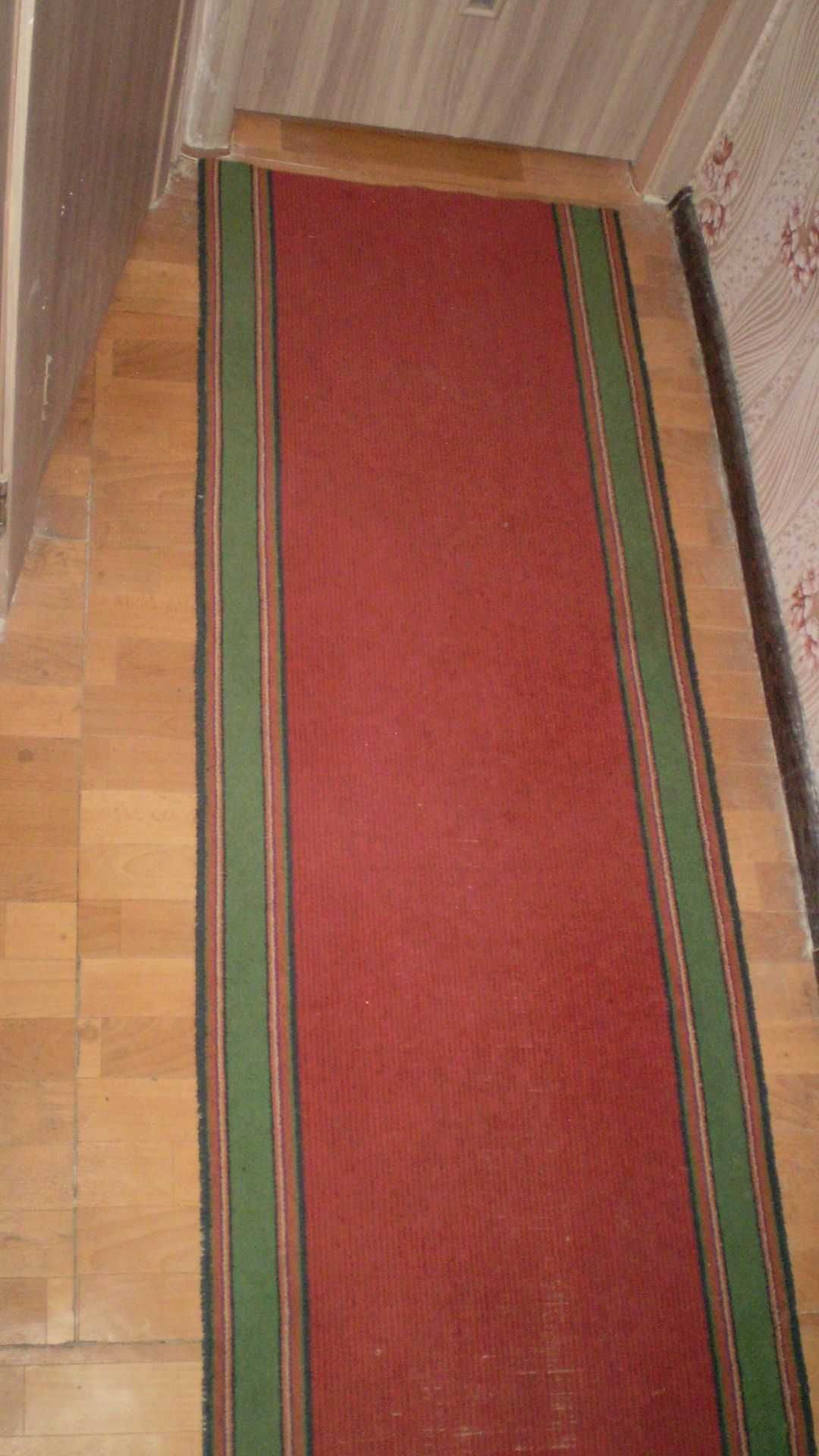 Ковёр и ковровая плотная дорожка на пол в дом, на дачу.Недорого.