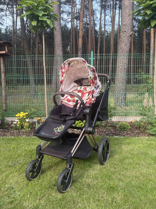 Cybex Spring Blossom Light z fotelikami