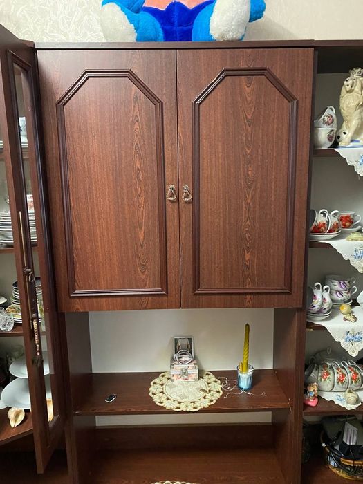 Стінка в кімнату