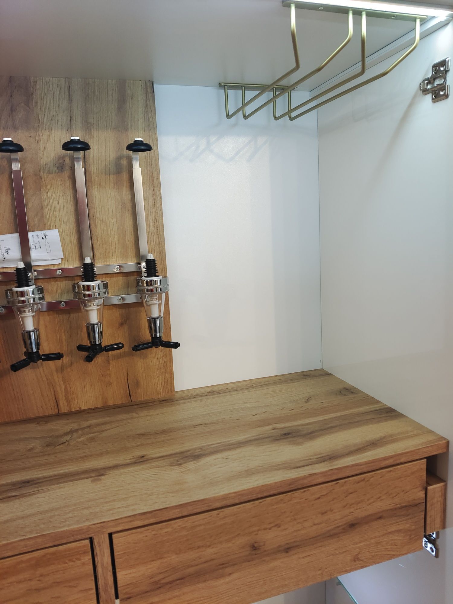 Szafa bar, barek na alkohol, bar, wysoki połysk