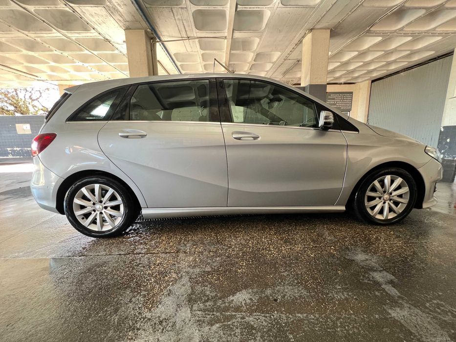 Mercedes b180 como novo