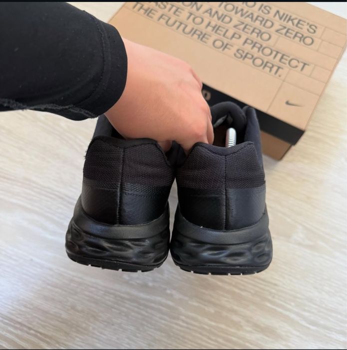 Кроссовки Nike Revolution 6 оригинал размер 45,5(29,5 см стелька)