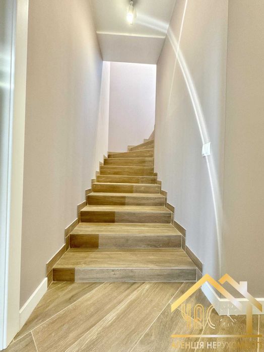 БЕЗ КОМІСІЇ! Продам будинок з авторським сучасним ремонтом! Є ГАЗ