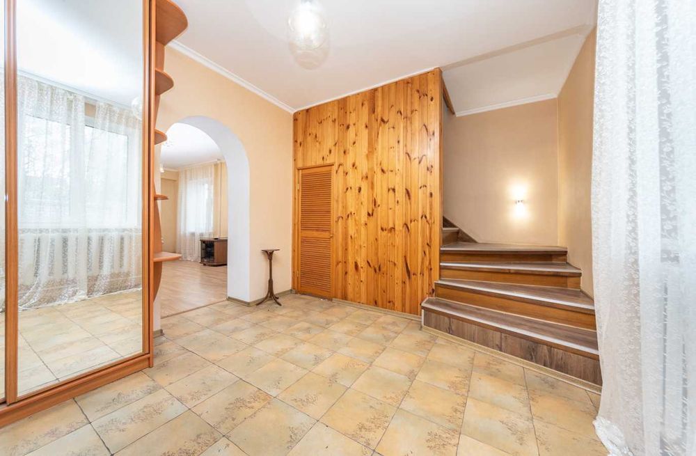 Довгострокова ренда будинку  Осокорки, Нижні Сади