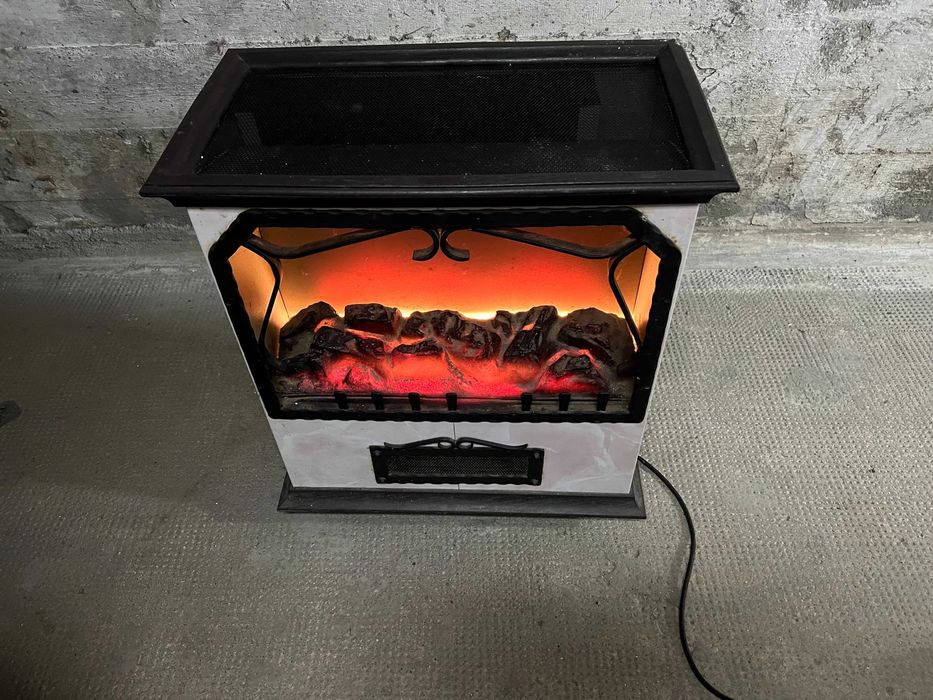 Kominek elektryczny Retro realistyczna imitacja prawdziwego ognia