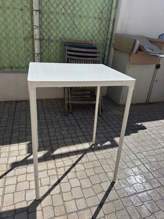 Mesa ikea de ferro