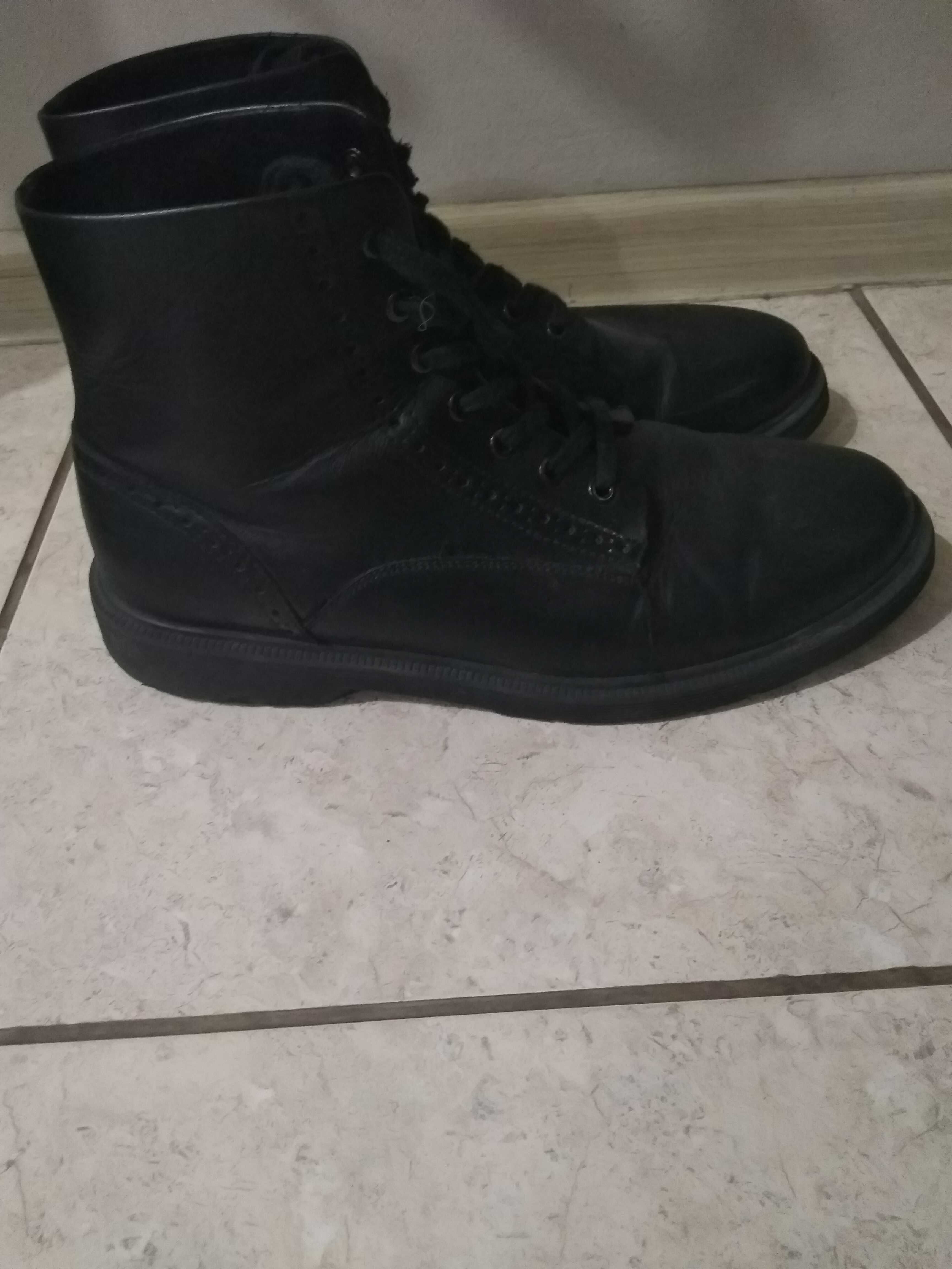 Buty Bershka męskie wysokie wygodne