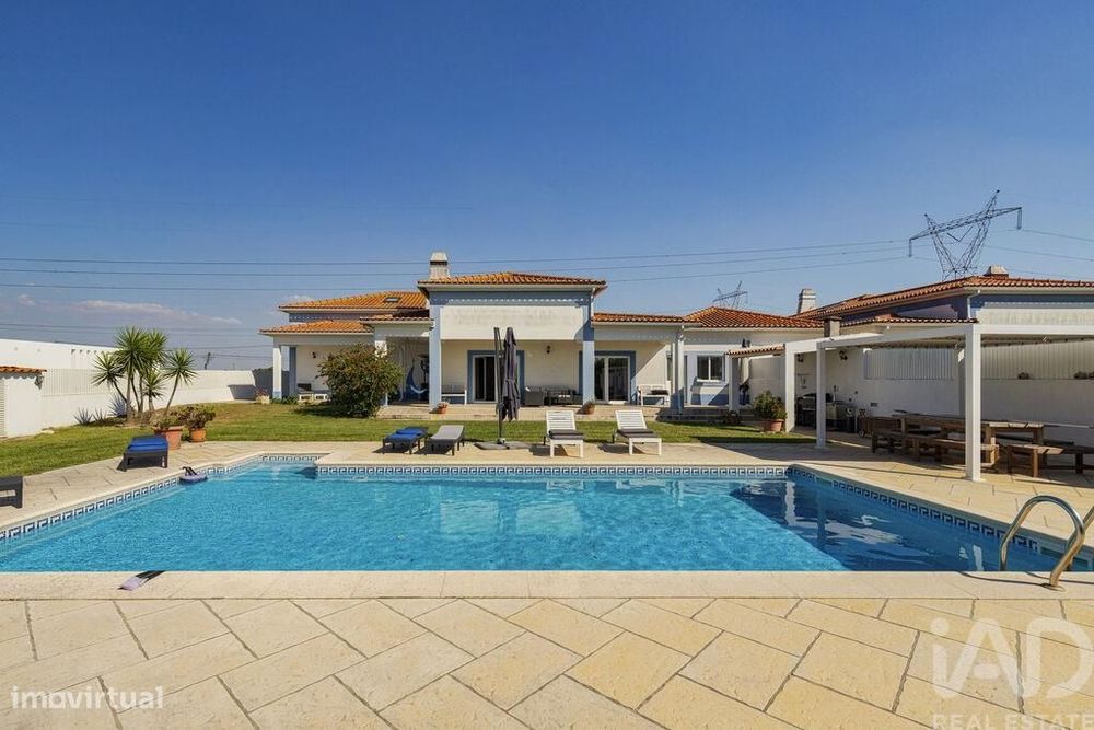 Casa / Villa T4 em Pinhal Novo de 300,00 m2