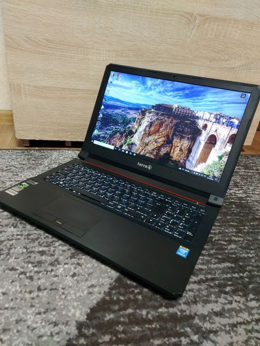 Игровой ноутбук 2гб видео/16гб оперативной