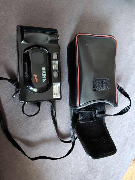 Aparat fotograficzny Skina AF-66 – sprawny, z kliszą i pokrowcem!