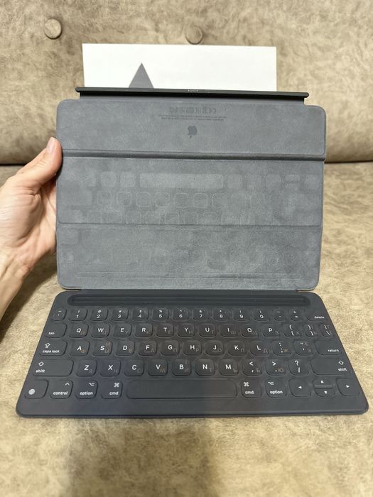 Клавіатура iPad Smart Keyboard