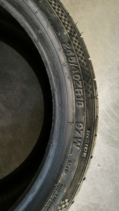 Pneus NOVOS 245/40/18