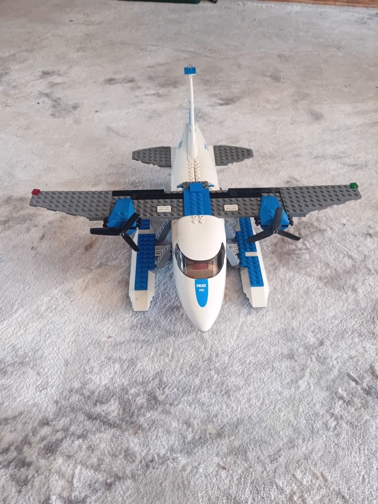 Avião lego.    .