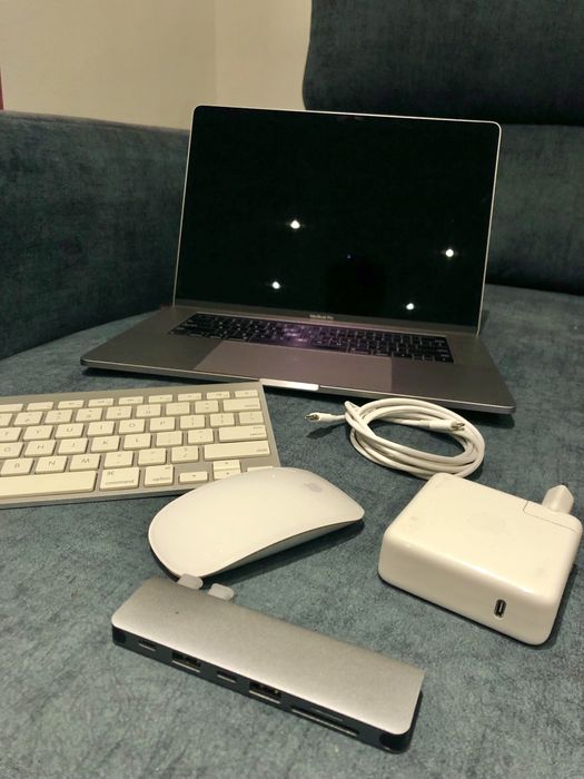 Macbook pro defeito. Ecrã ok 2018 i7 32gb 512gb