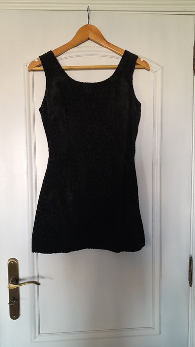 Vestido de festa em veludo preto
