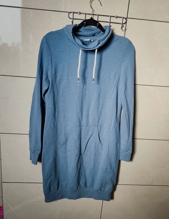 Sukienka w stylu długiej bluzy