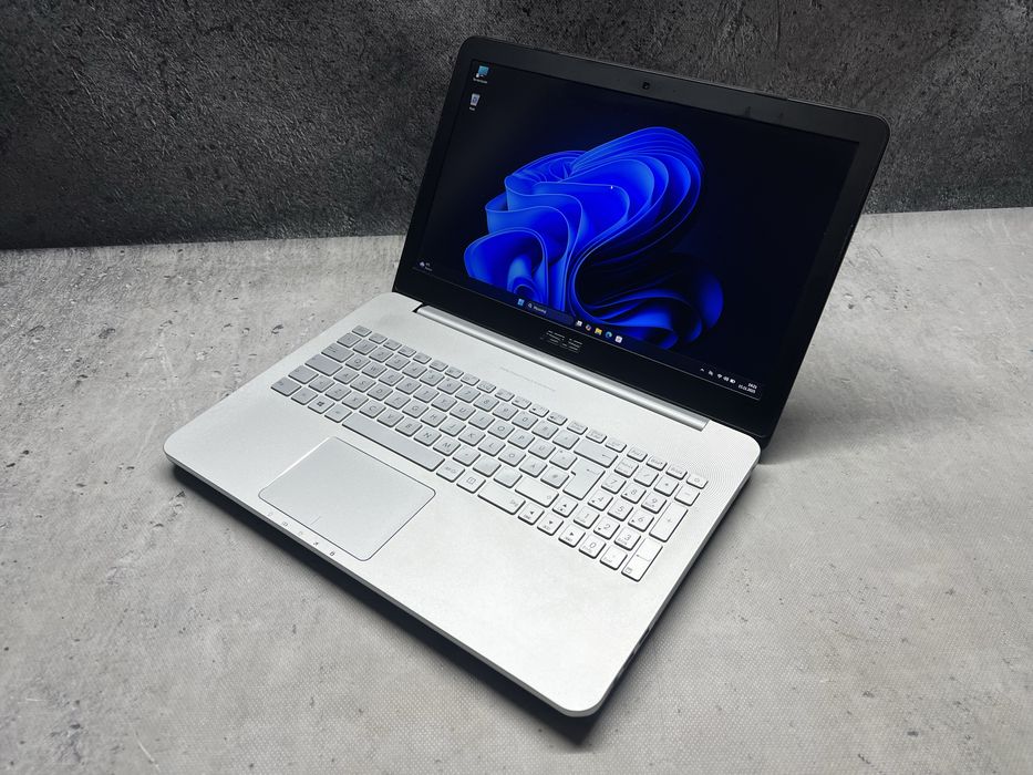 Asus / i5 6300HQ 3.2GHz / 16GB DDR4/ 512SSD/ GTX950 4GB/ 15.6FHD/ W11