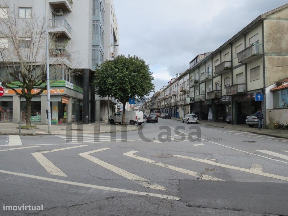 Vende-se Armazém/Loja - Braga Centro