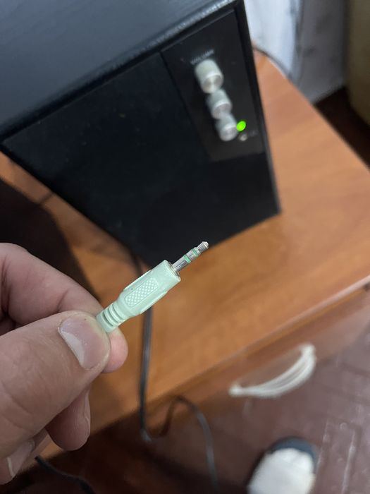 Акустическая система колонки б/у F&D L-SPK