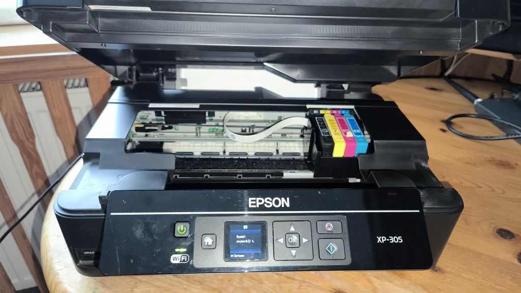 Drukarka wielofunkcyjna Epson XP-305, zapas tuszy, drukuje