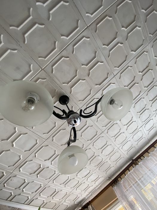 Żyrandol czarny ze srebrnymi dodatkami lekki