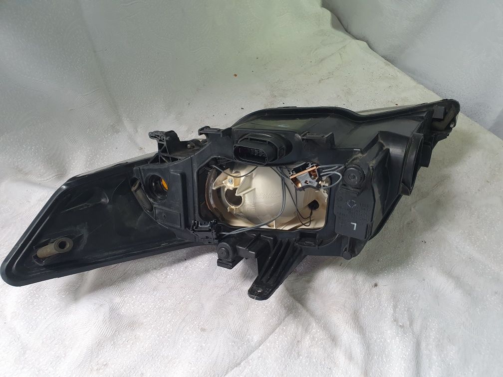Lampa prawa przednia Ford Mondeo mk4 IV Europa reflektor przód