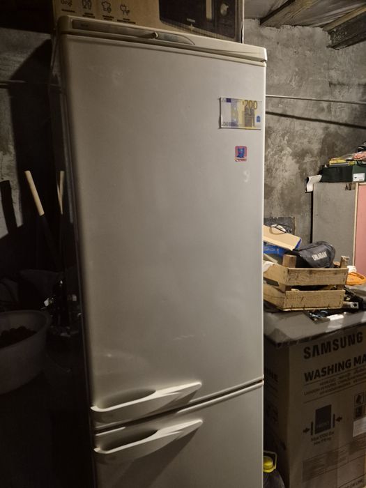 Холодильники ,стиральная машинка