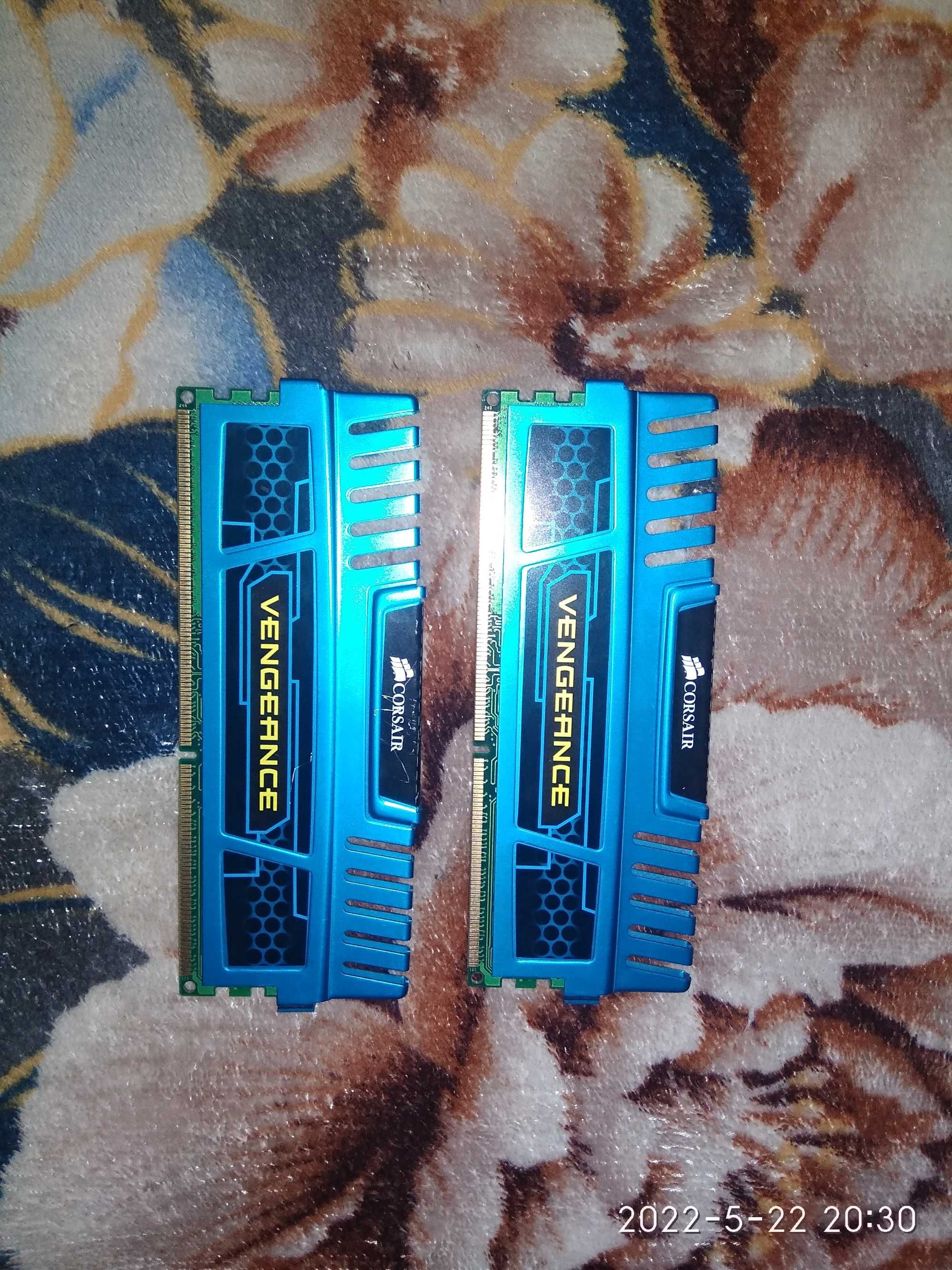 Corsair DDR3-1600 4096MB PC3-12800 Vengeance (CMZ4GX3M2A1600C9B) Blue