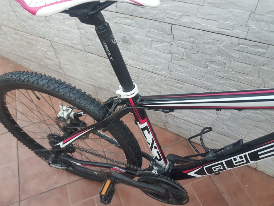 Bicicleta roda 26 travão de disco á frente e atrás tudo a funcionar