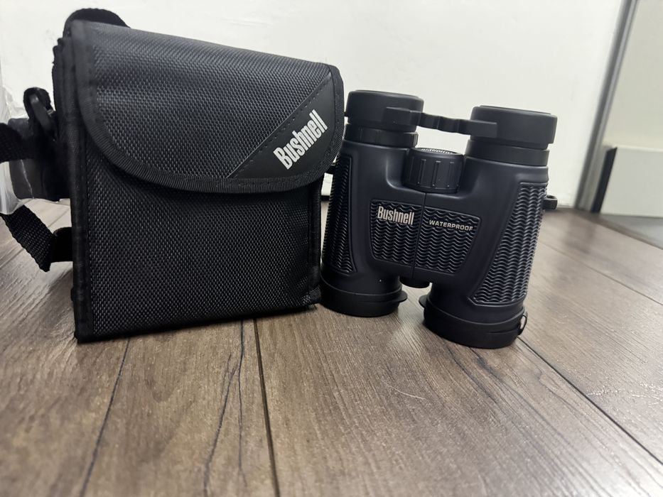 Бінокль Bushnell 8x42mm H2O Waterproof