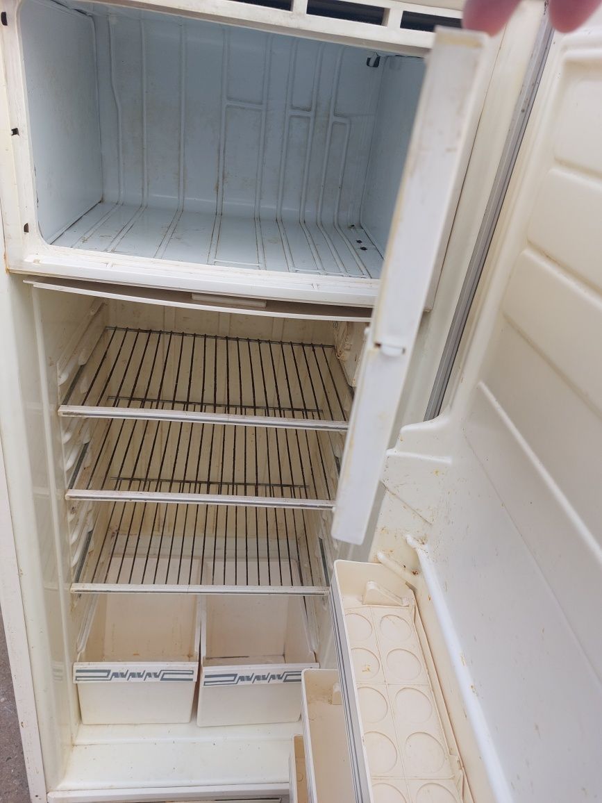 Робочий Холодильник 150см