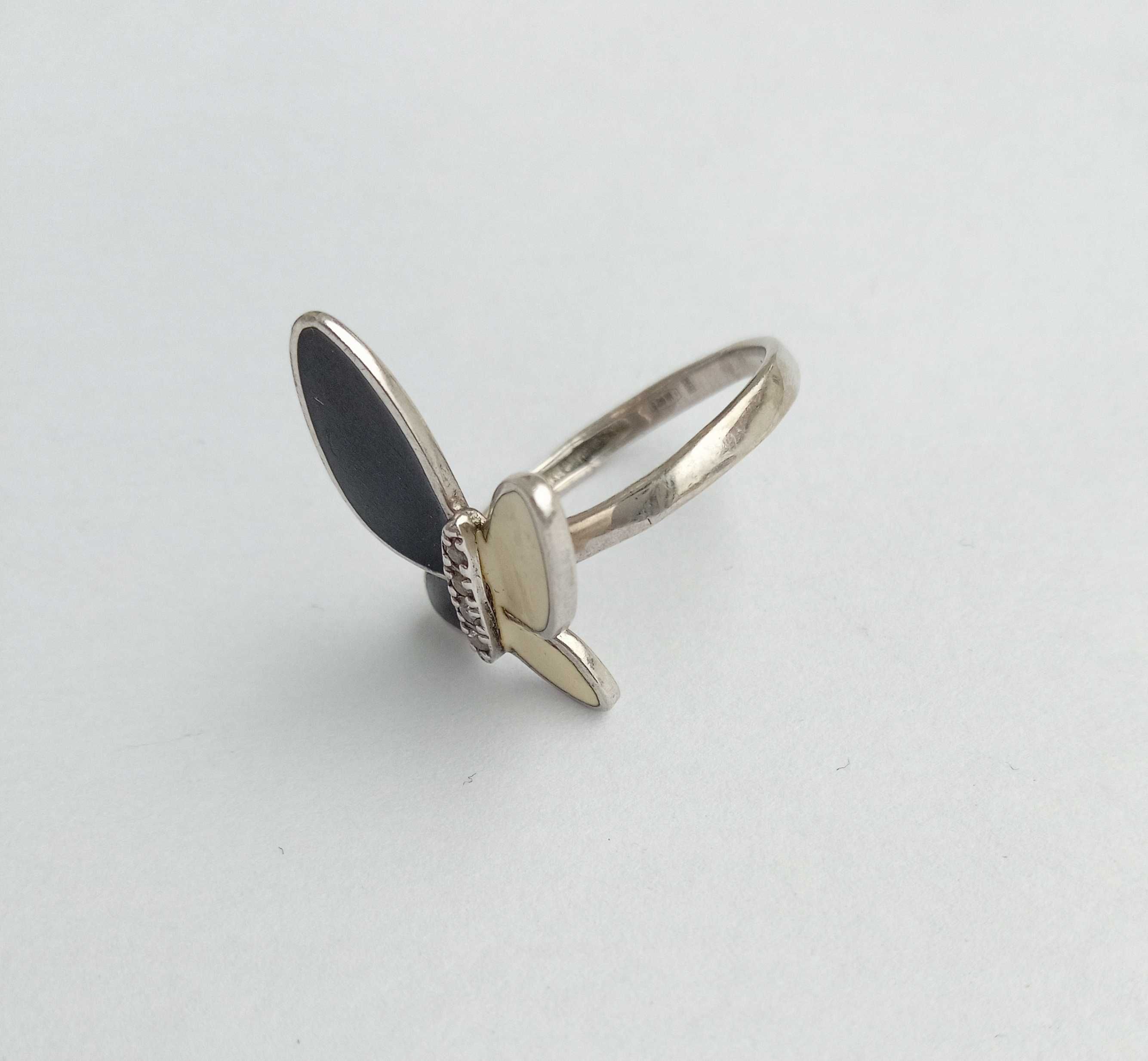 Кольцо Метелик перстень Срібло 925 проба. Емаль. Розмір 18. вінтаж