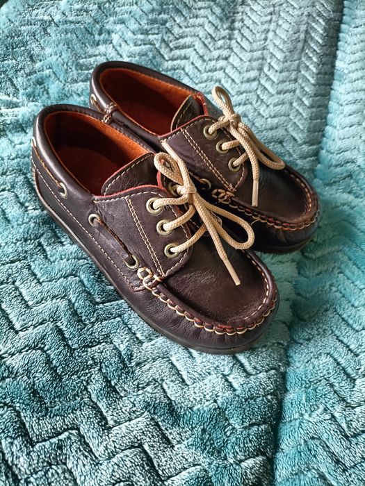 Sapatos em pele n 25