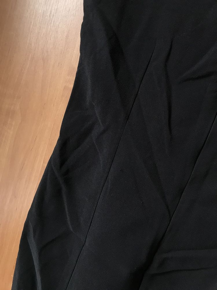 Czarna sukienka ze zdobieniami diamencikami Missguided M 38