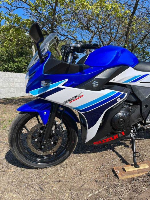 Мотоцикл Suzuki GSX250R