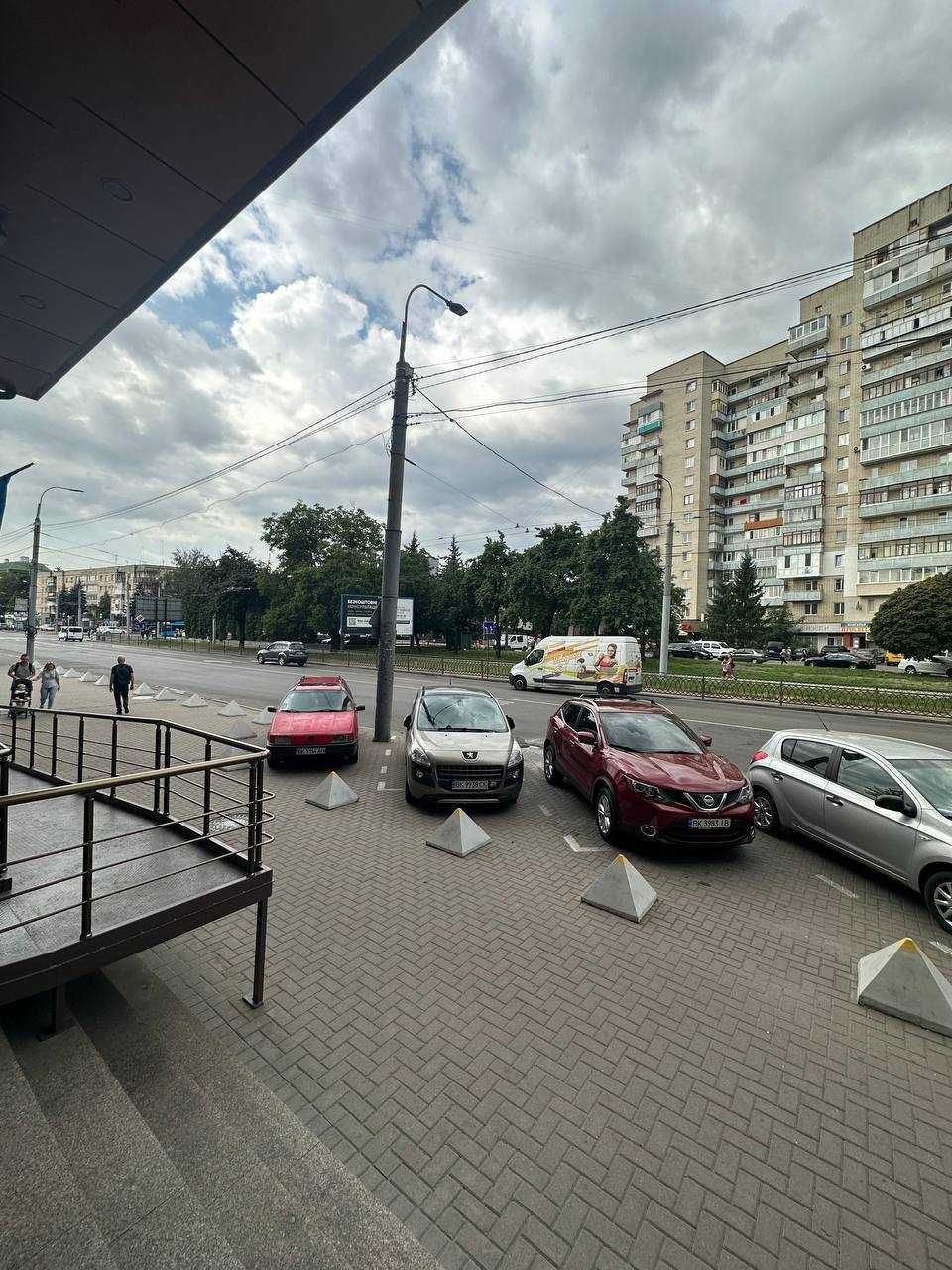12 Школа 200м2 ТОП-Локація Трафік Здам приміщення біля ЗУПИНКИ