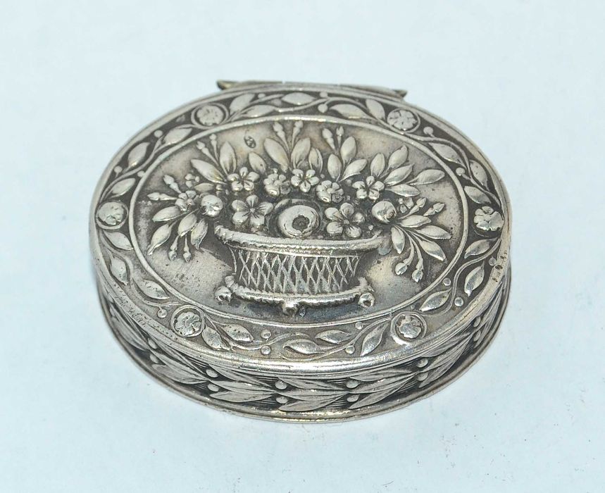 Caixa de Comprimidos Antiga Em Prata