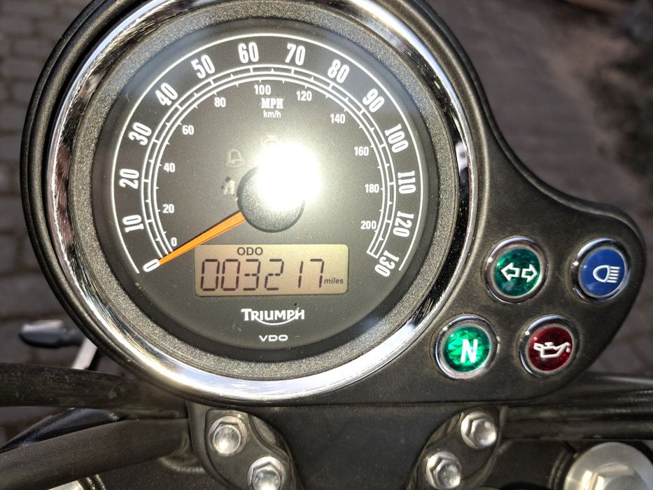 Triumph Bonneville T100 - do negocjacji