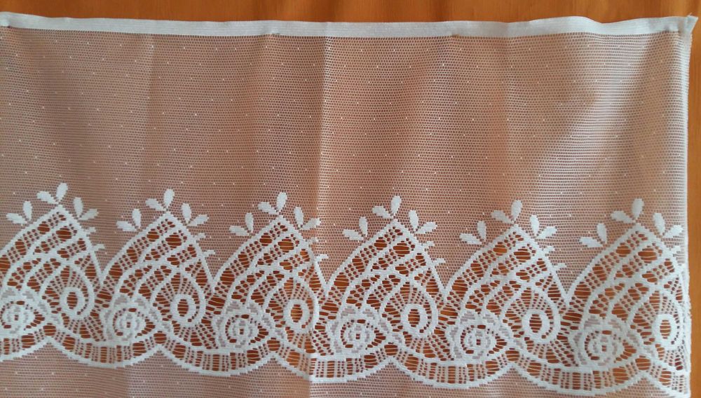 Mała firanka z dekoracyjnym wzorem 0,80x1,20cm.Firaneczka.